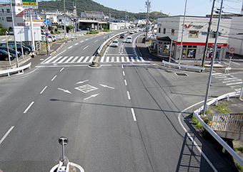 事故の無い道路を目指して 各交差点をチェック 安全対策設計による改修を実施 片平の仕事 株式会社 片平新日本技研